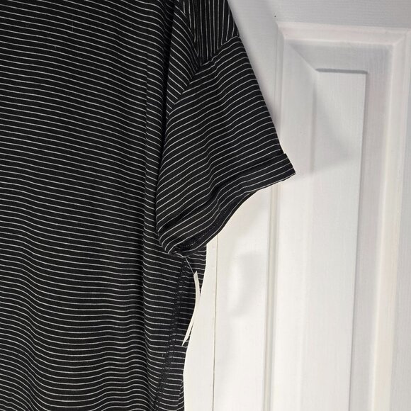 NWT Amazon Essentials Black Women's Relaxed-Fit Crewneck T-Shirt - Size XLarge - Picture 2 of 5